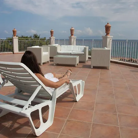 Yachting Club Mare Hotel