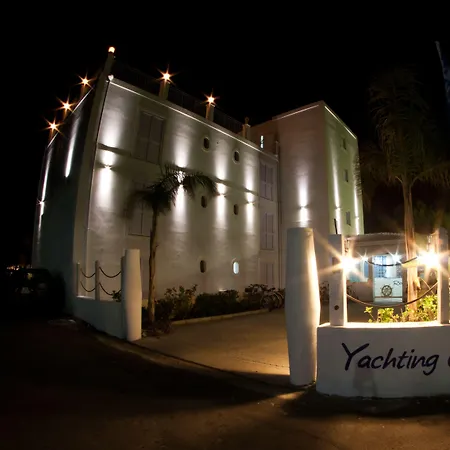 Hotel Yachting Club Mare 3*