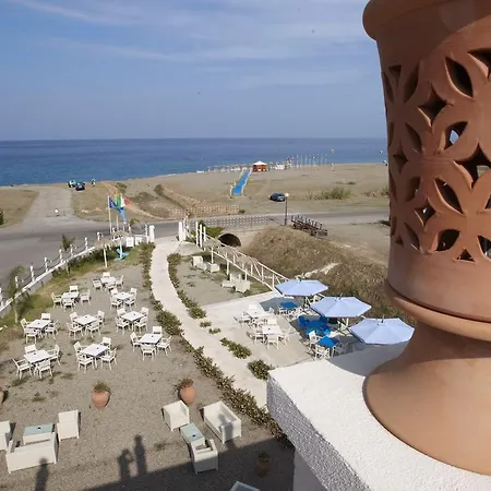 Yachting Club Mare Hotel 3*